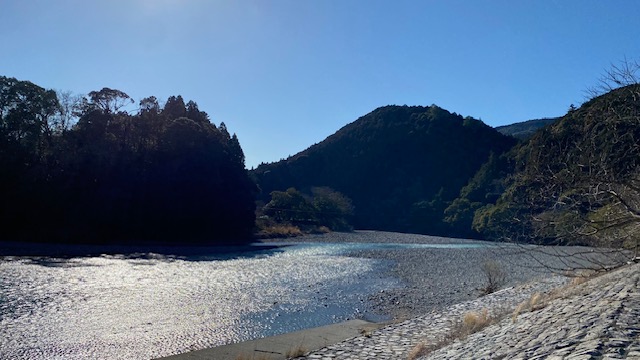 明野キャンプ場　気田川の眺め